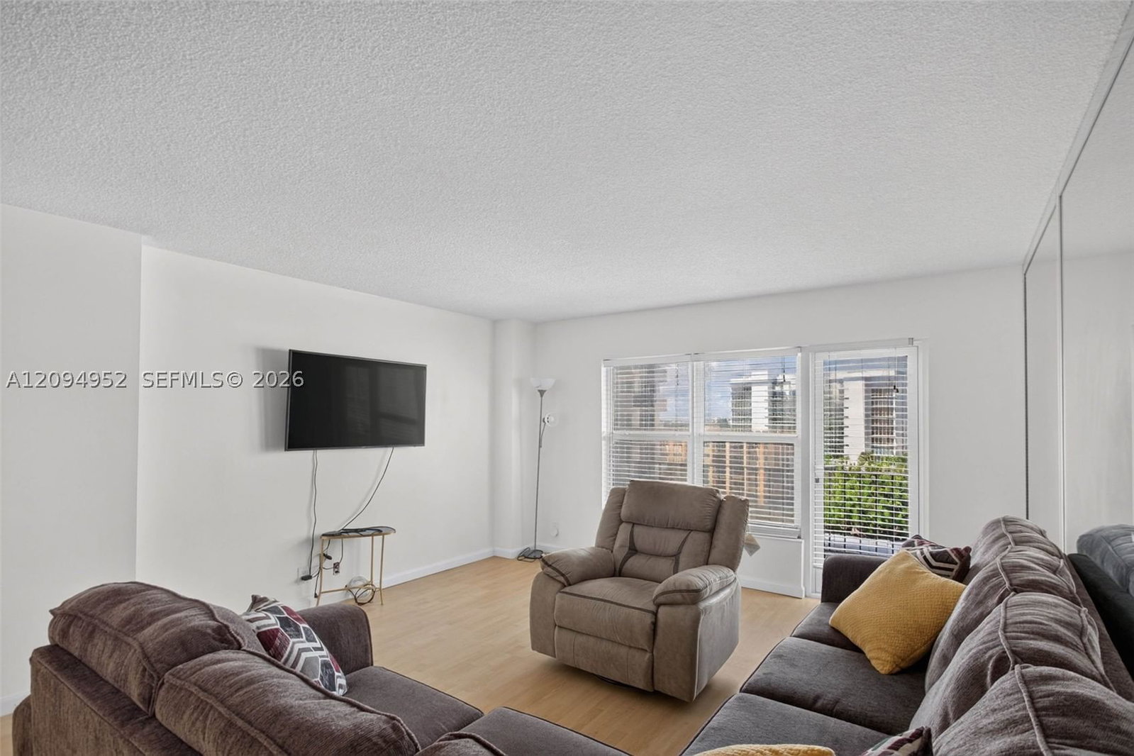 Real estate property located at 405 Ocean Blvd #615, Broward, Parliament House Condo, Pompano Beach, FL