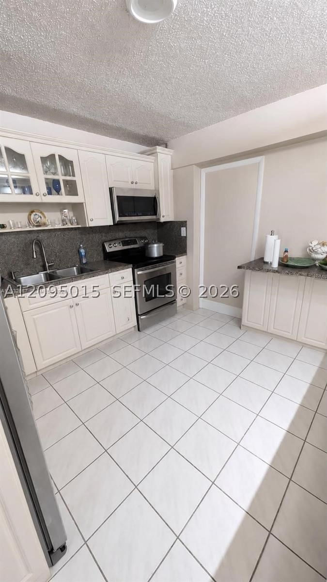 Real estate property located at 4596 8th Ct, Miami-dade, Ingleside Park, Hialeah, FL