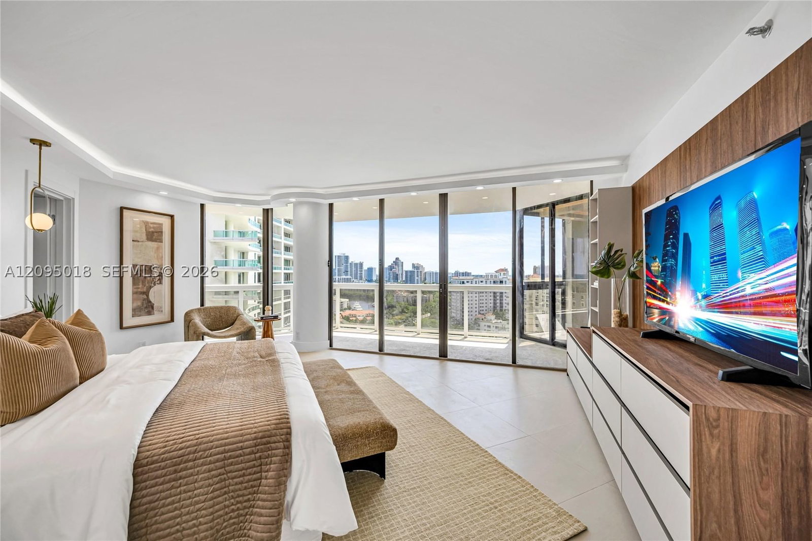 Real estate property located at 20185 Country Club Dr. #1904, Miami-dade, The Landmark Condo, Aventura, FL