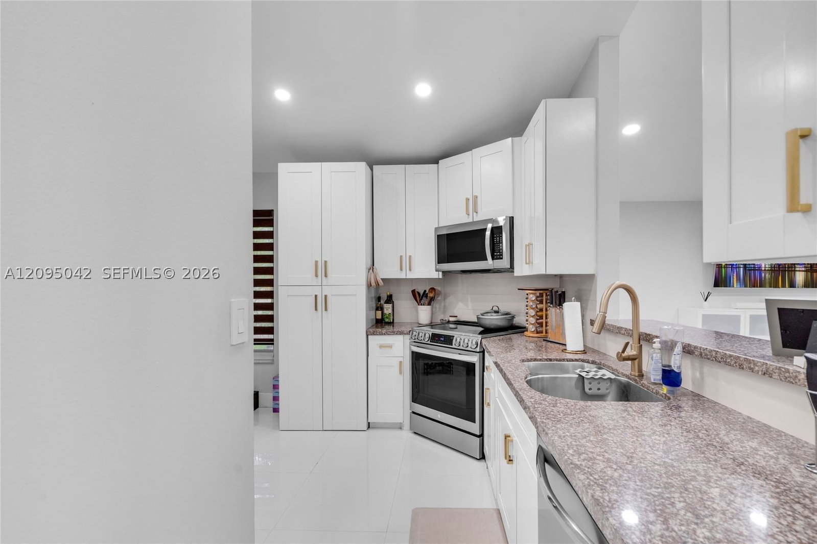 Real estate property located at 11817 7th St, Broward, Nasher Plat, Pembroke Pines, FL