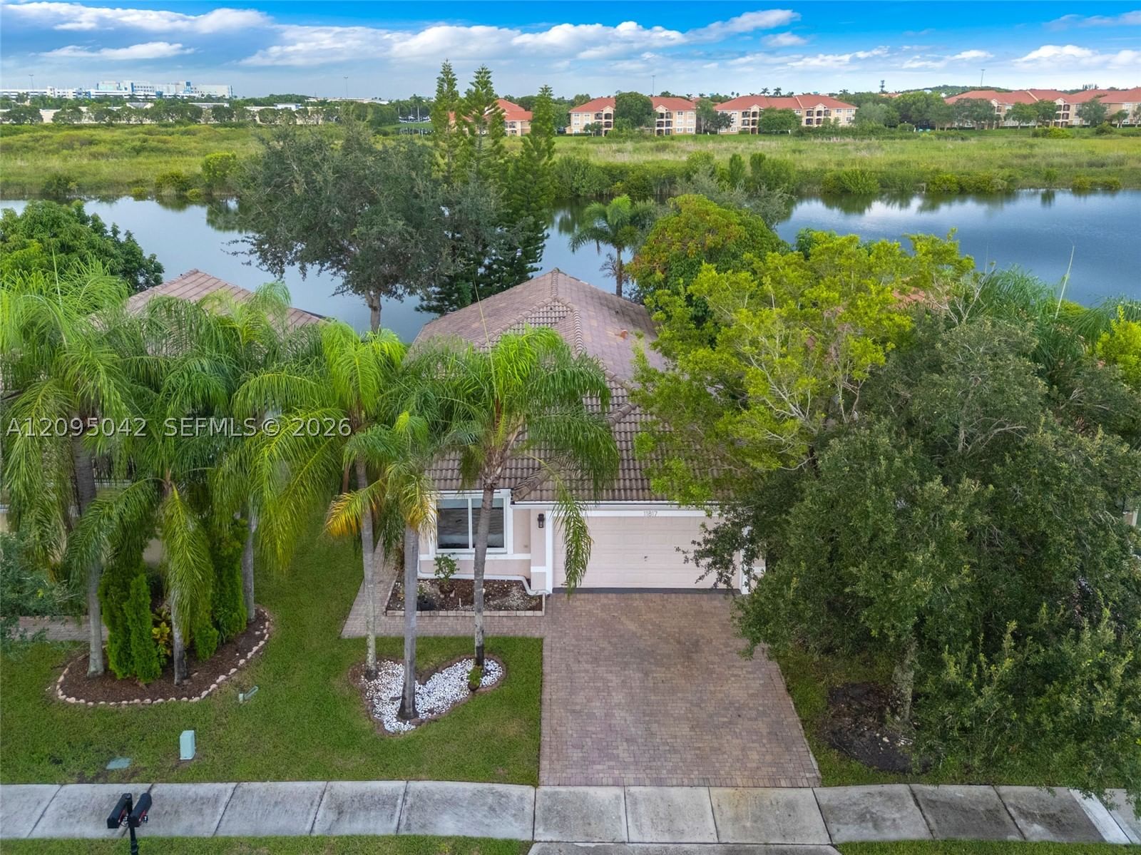 Real estate property located at 11817 7th St, Broward, Nasher Plat, Pembroke Pines, FL