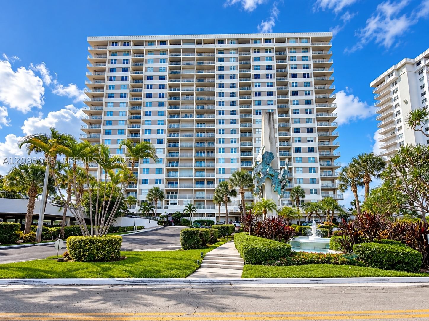 Real estate property located at 300 Bayview Dr #2014, Miami-dade, Arlen House Condo, Sunny Isles Beach, FL