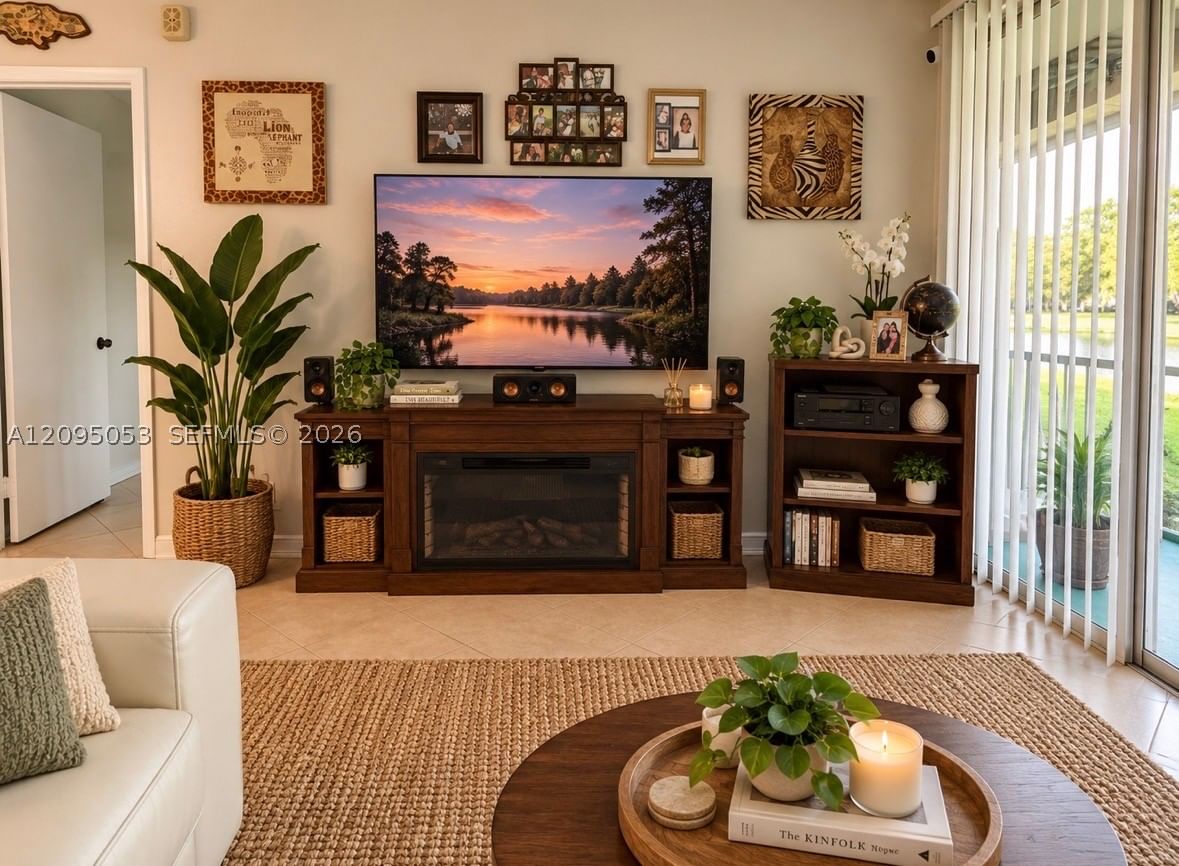 Real estate property located at 3141 47th Ter #122, Broward, Cypress Chase North No 3, Lauderdale Lakes, FL