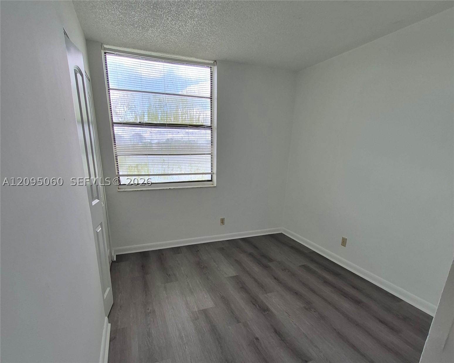 Real estate property located at 210 Lake Pointe Dr #210, Broward, Lake Pointe Condominium N, Oakland Park, FL