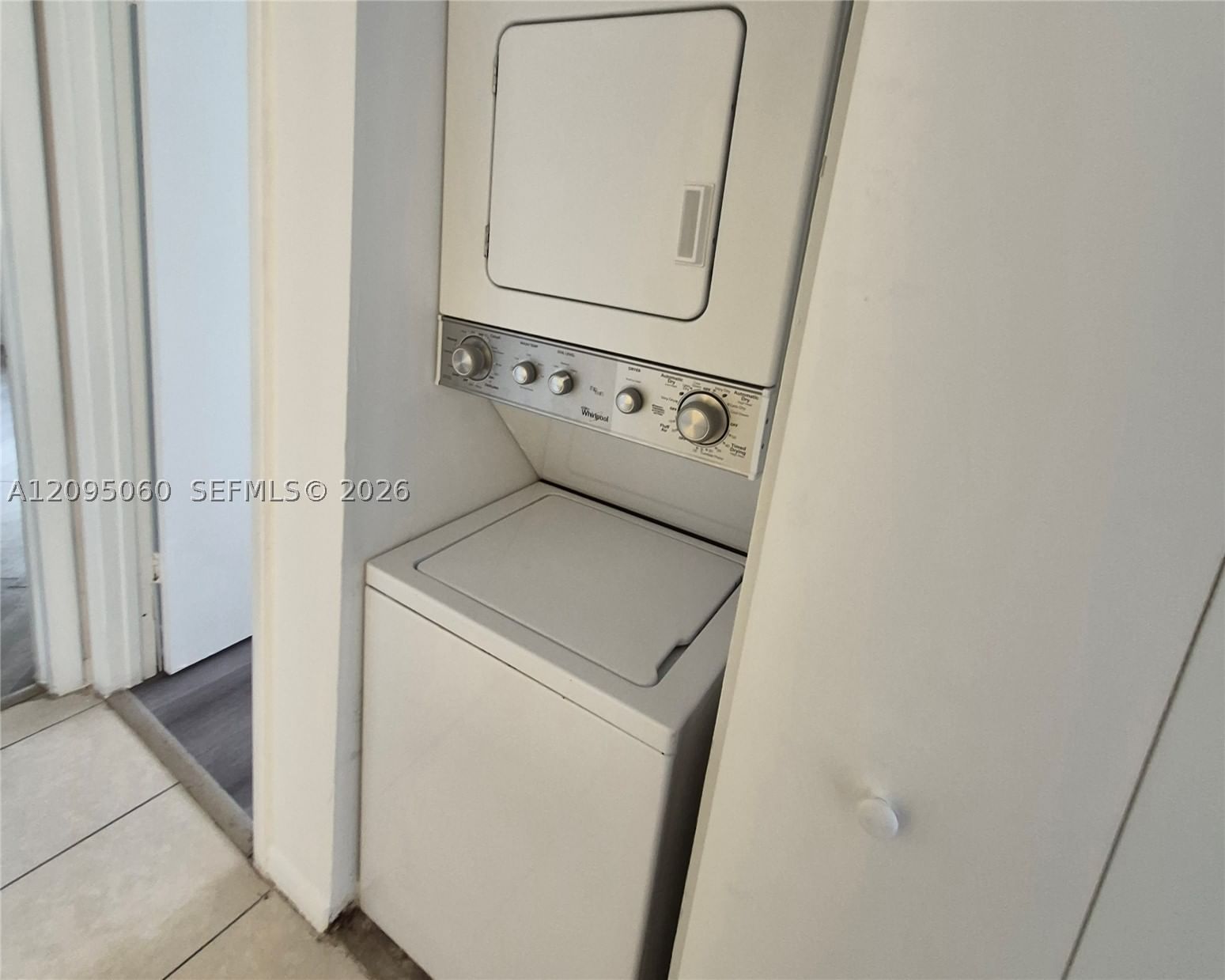 Real estate property located at 210 Lake Pointe Dr #210, Broward, Lake Pointe Condominium N, Oakland Park, FL