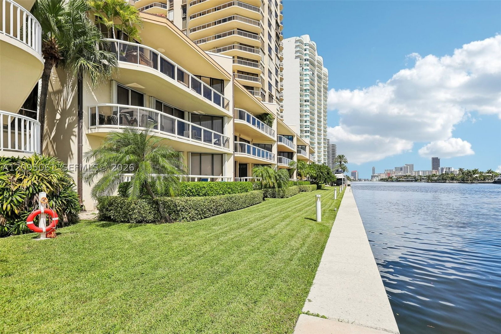 Real estate property located at 20191 Country Club Dr #1102, Miami-dade, Terraces North Turnberry, Aventura, FL