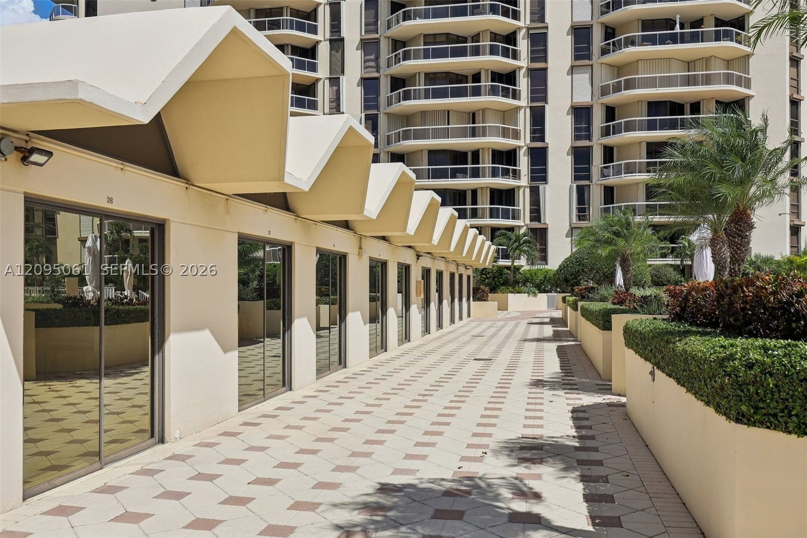 Real estate property located at 20191 Country Club Dr #1102, Miami-dade, Terraces North Turnberry, Aventura, FL
