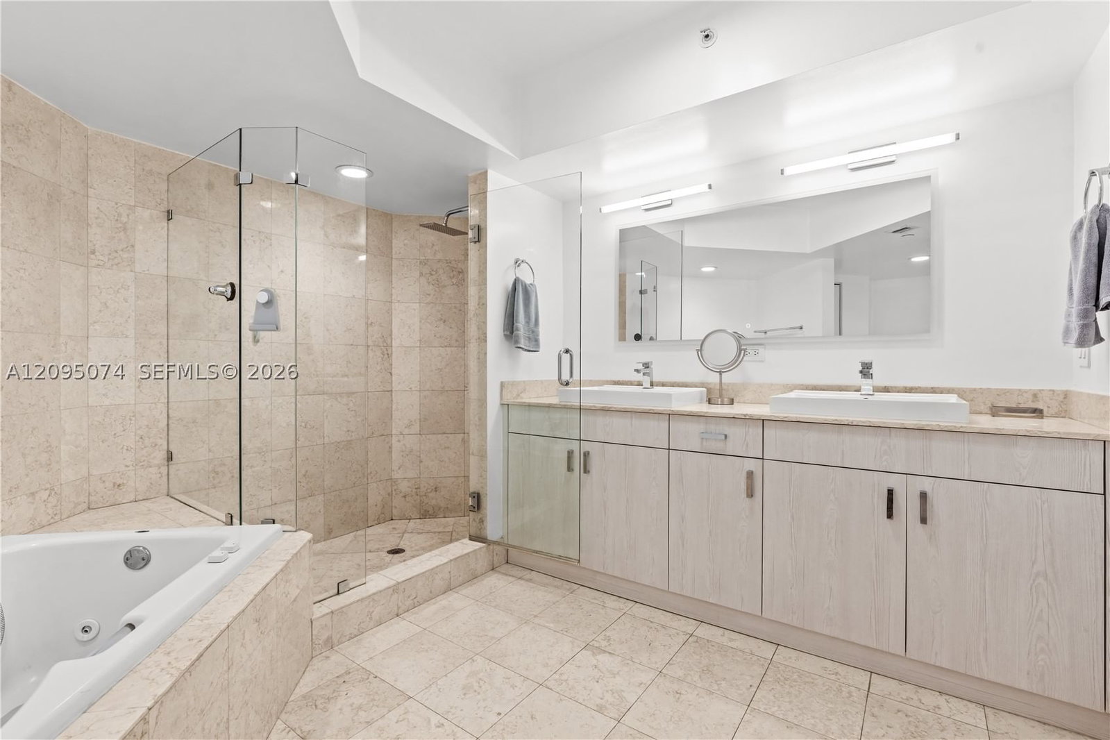 Real estate property located at 21055 Yacht Club Dr #1703, Miami-dade, South Tower At The Point, Aventura, FL