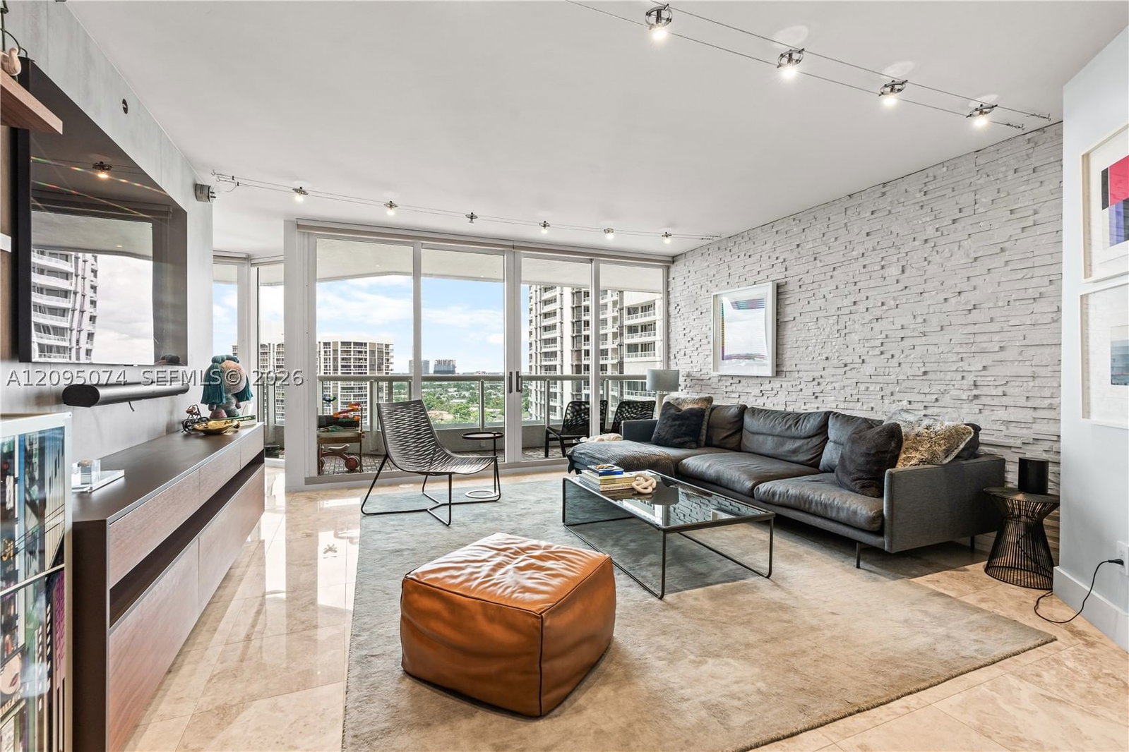 Real estate property located at 21055 Yacht Club Dr #1703, Miami-dade, South Tower At The Point, Aventura, FL
