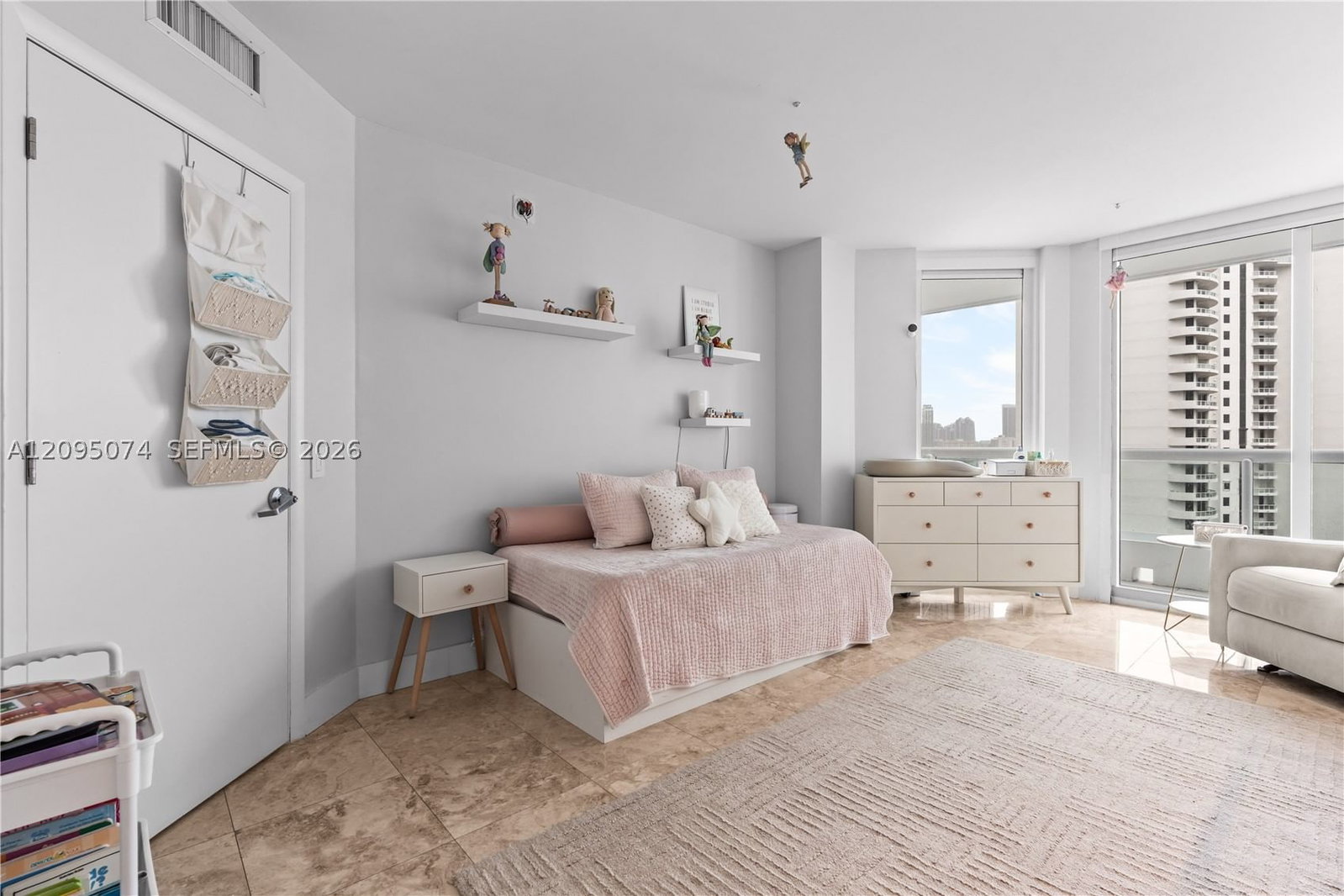 Real estate property located at 21055 Yacht Club Dr #1703, Miami-dade, South Tower At The Point, Aventura, FL