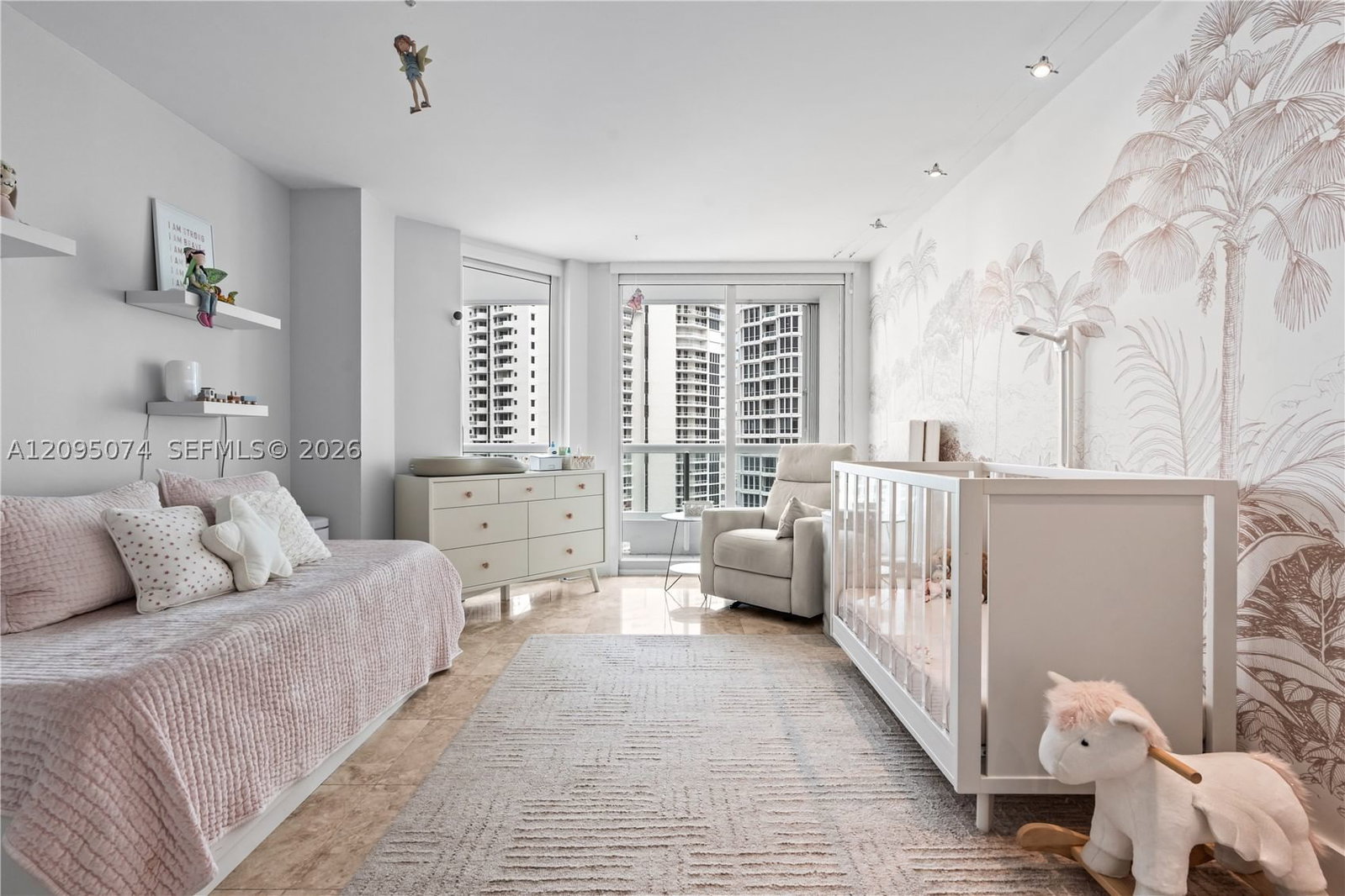 Real estate property located at 21055 Yacht Club Dr #1703, Miami-dade, South Tower At The Point, Aventura, FL