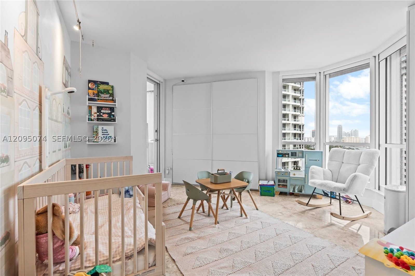 Real estate property located at 21055 Yacht Club Dr #1703, Miami-dade, South Tower At The Point, Aventura, FL