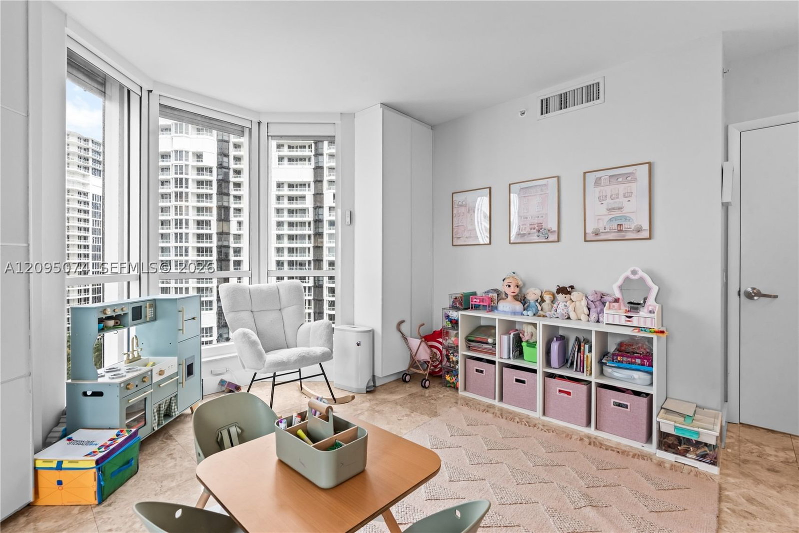 Real estate property located at 21055 Yacht Club Dr #1703, Miami-dade, South Tower At The Point, Aventura, FL