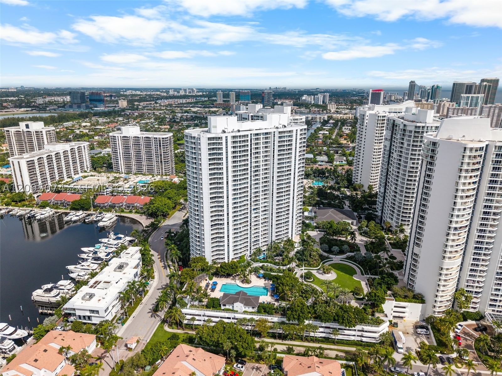 Real estate property located at 21055 Yacht Club Dr #1703, Miami-dade, South Tower At The Point, Aventura, FL