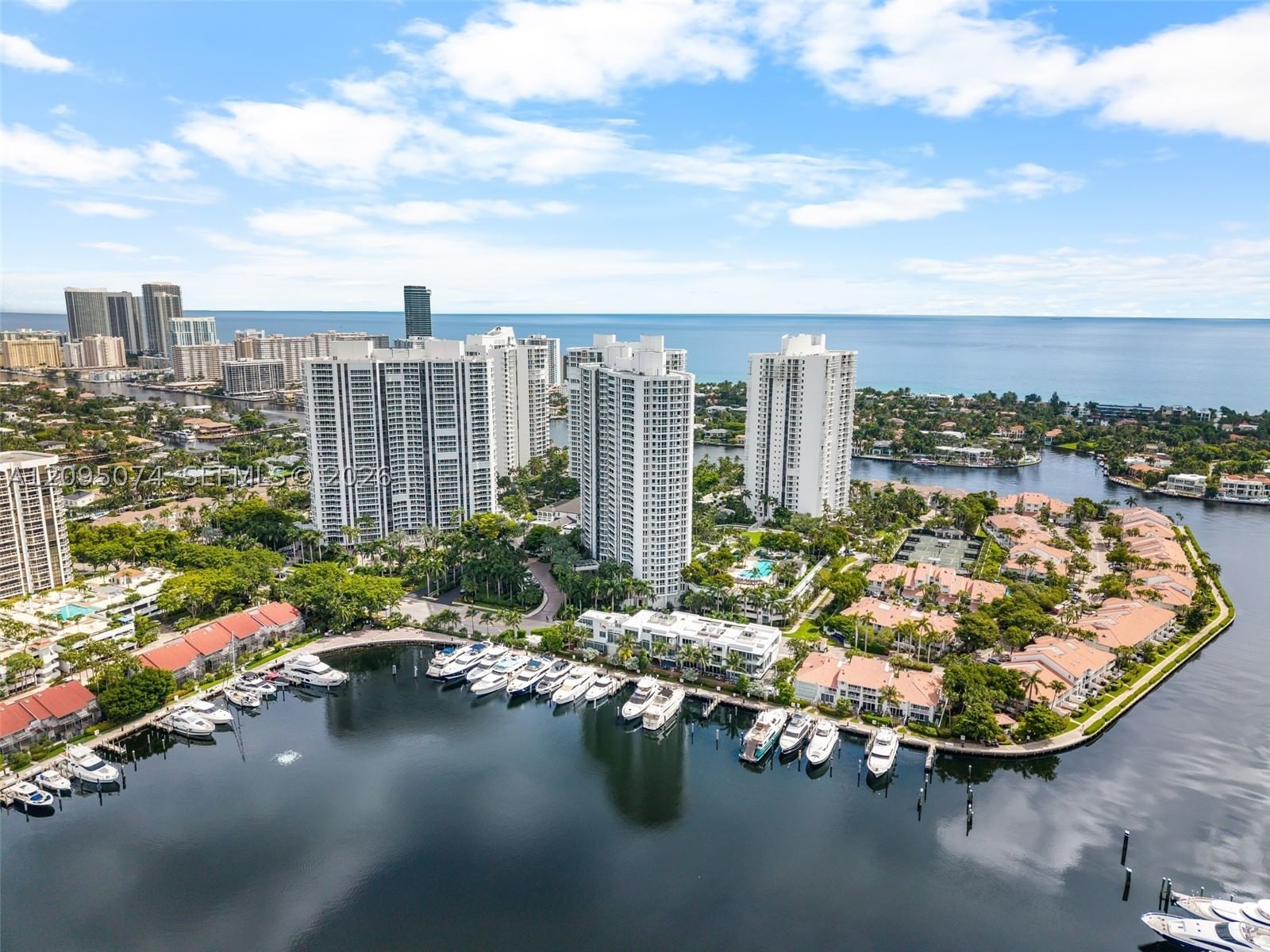 Real estate property located at 21055 Yacht Club Dr #1703, Miami-dade, South Tower At The Point, Aventura, FL