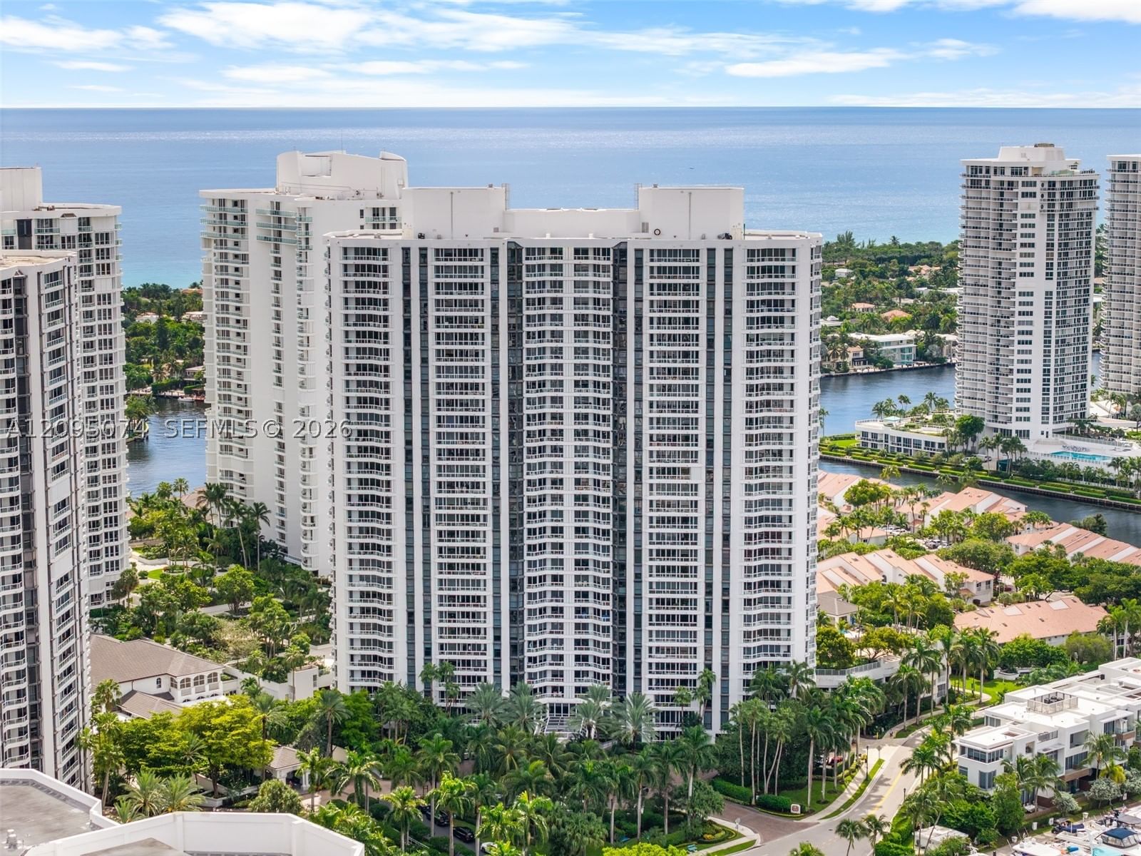 Real estate property located at 21055 Yacht Club Dr #1703, Miami-dade, South Tower At The Point, Aventura, FL