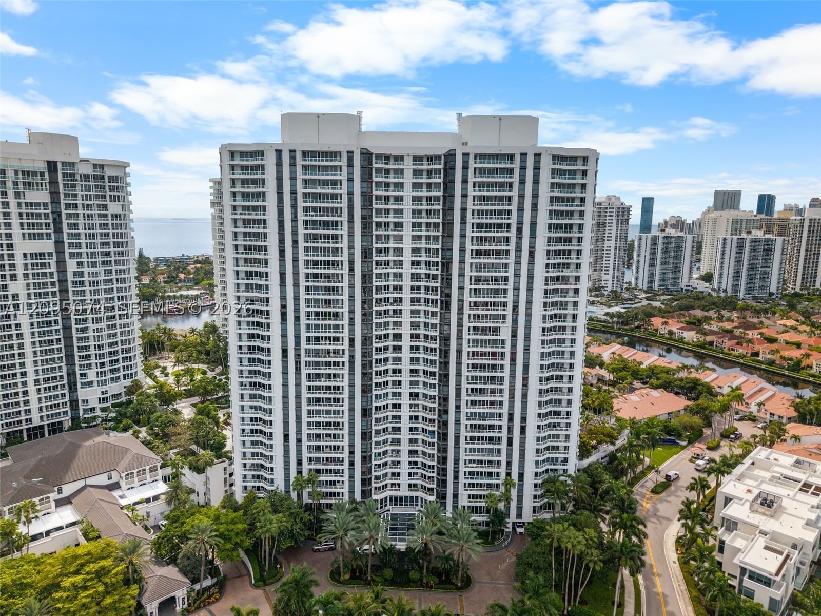Real estate property located at 21055 Yacht Club Dr #1703, Miami-dade, South Tower At The Point, Aventura, FL