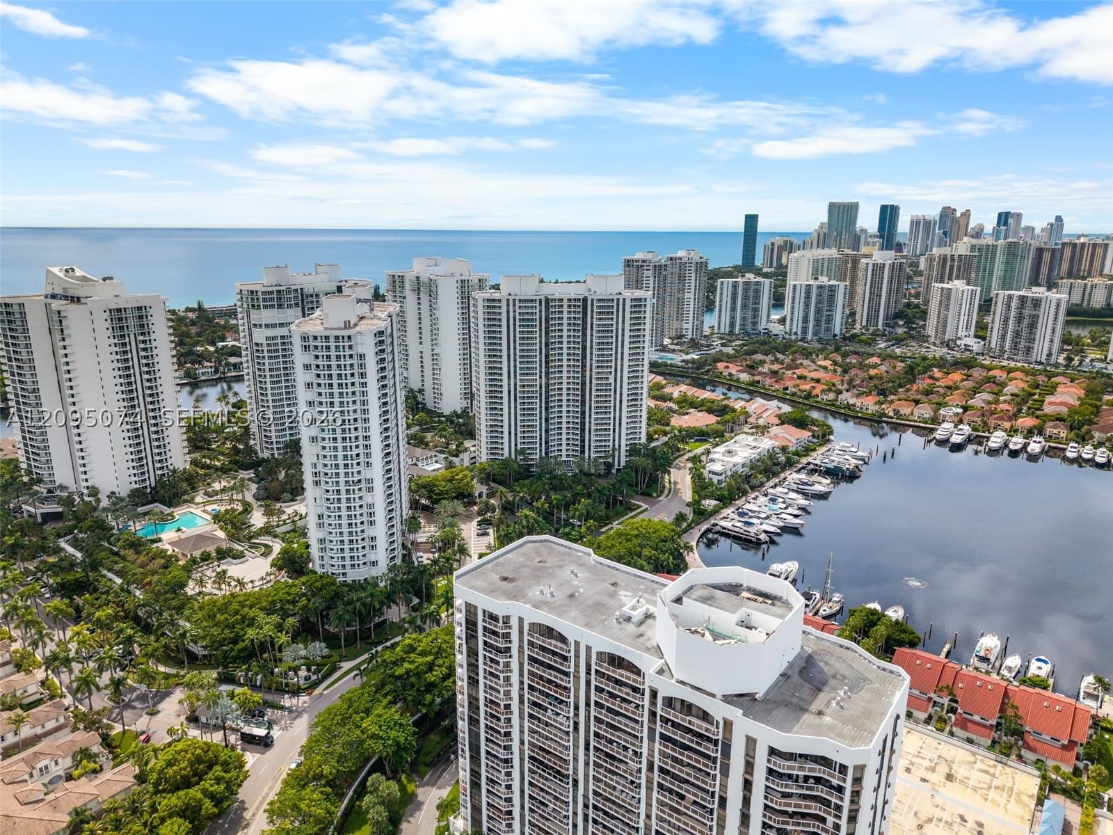 Real estate property located at 21055 Yacht Club Dr #1703, Miami-dade, South Tower At The Point, Aventura, FL