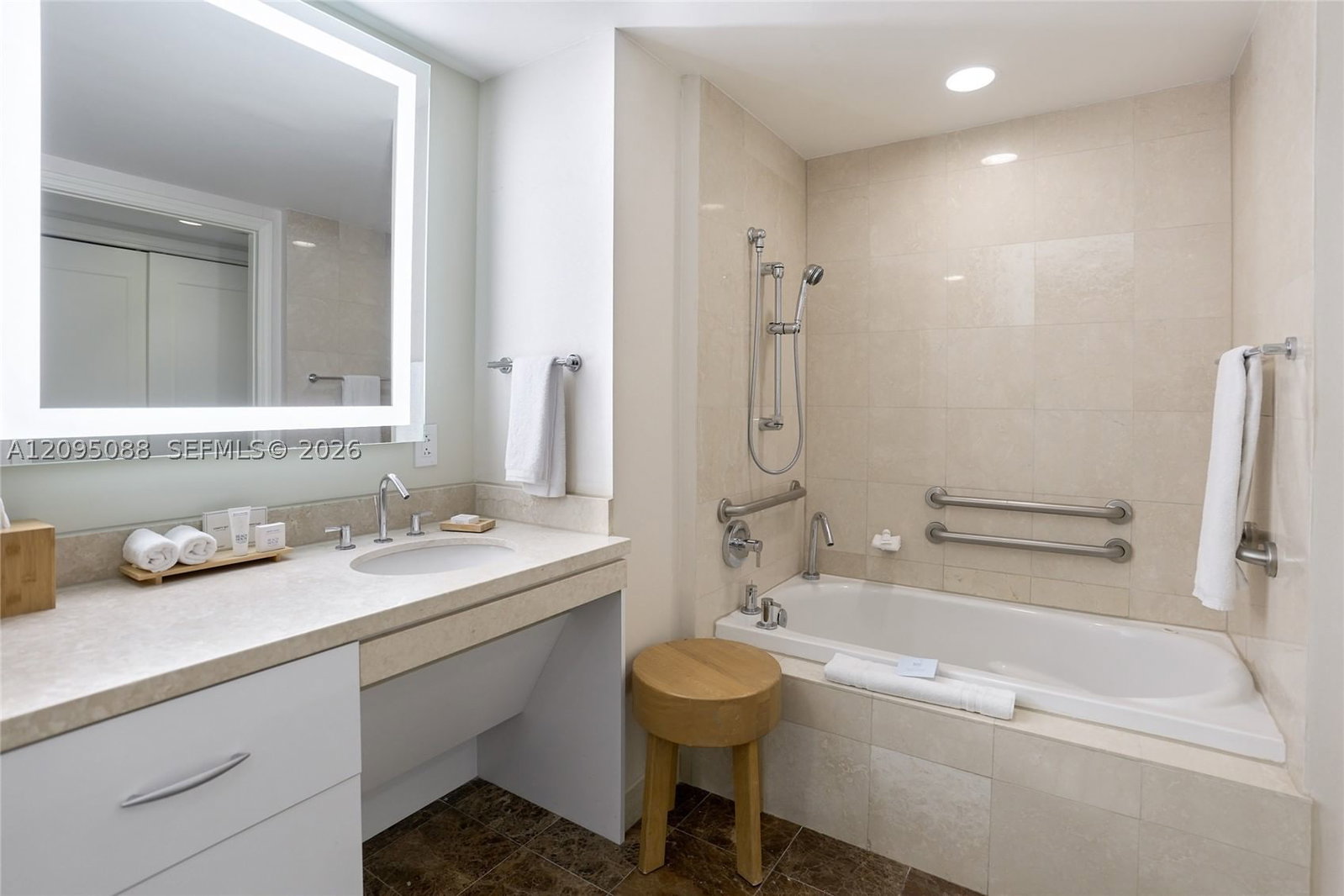 Real estate property located at 505 Fort Lauderdale Beach Blvd #712, Broward, Q Club Resort & Residence, Fort Lauderdale, FL