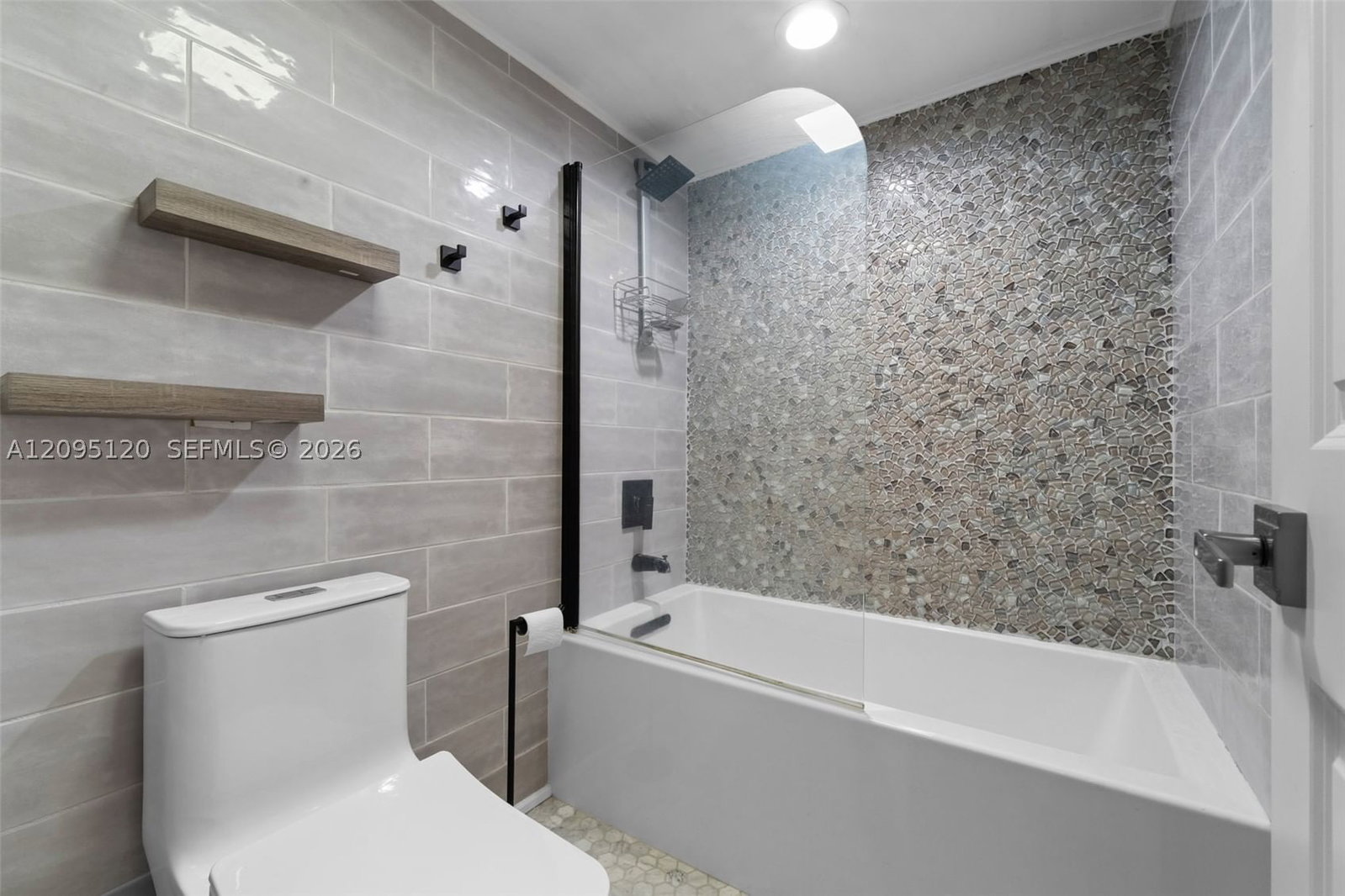 Real estate property located at 23200 Camino Del Mar #305, Palm Beach, La Residence Condo, Boca Raton, FL