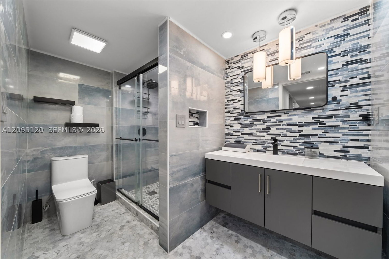 Real estate property located at 23200 Camino Del Mar #305, Palm Beach, La Residence Condo, Boca Raton, FL