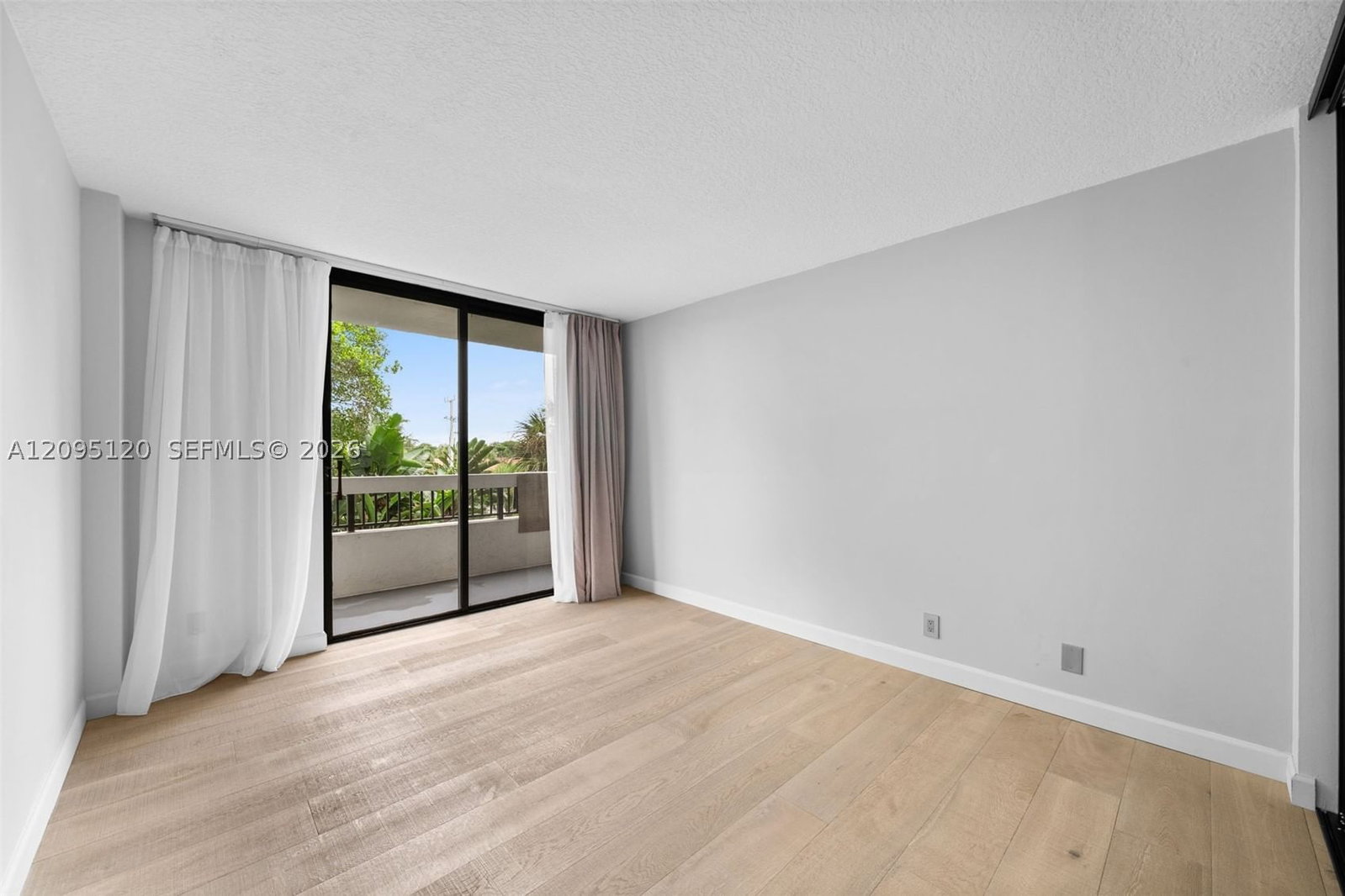 Real estate property located at 23200 Camino Del Mar #305, Palm Beach, La Residence Condo, Boca Raton, FL