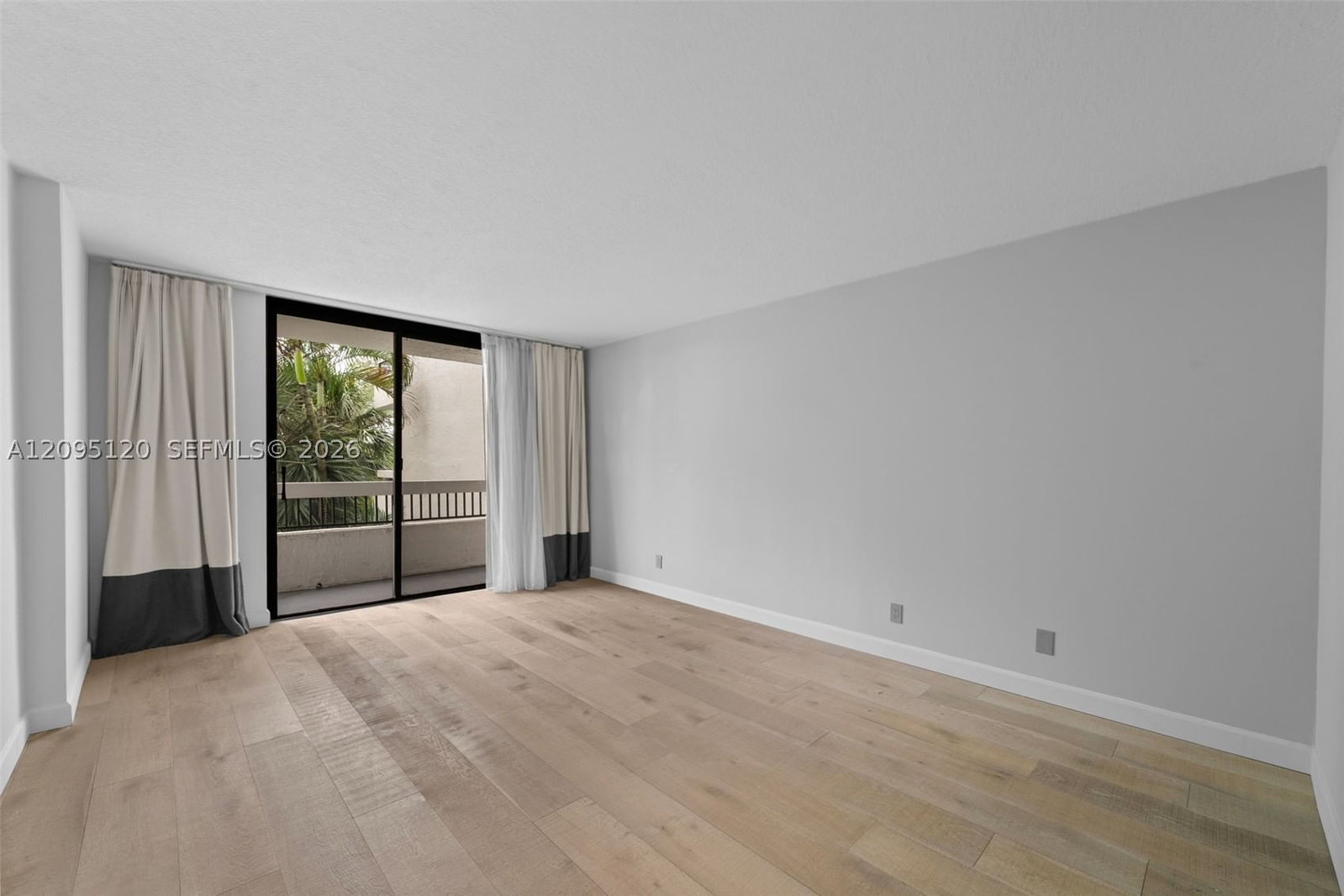 Real estate property located at 23200 Camino Del Mar #305, Palm Beach, La Residence Condo, Boca Raton, FL