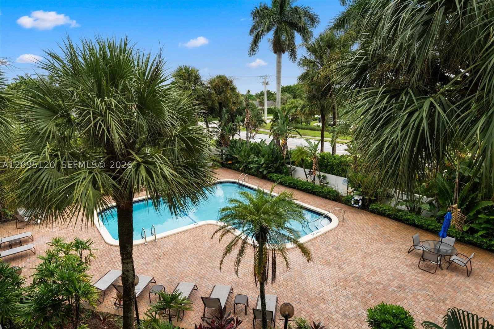 Real estate property located at 23200 Camino Del Mar #305, Palm Beach, La Residence Condo, Boca Raton, FL