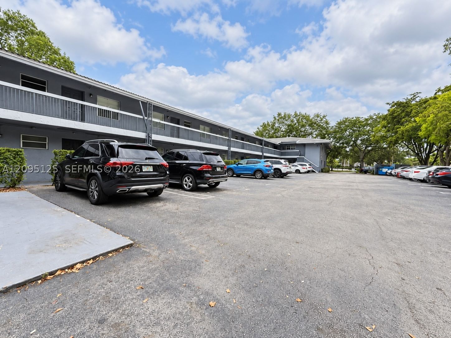 Real estate property located at 8982 Sample Rd #204, Broward, Oxford Condo, Coral Springs, FL