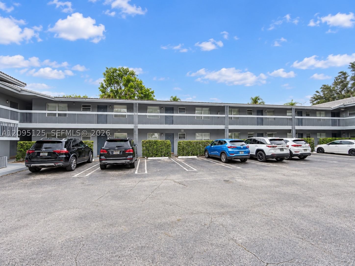 Real estate property located at 8982 Sample Rd #204, Broward, Oxford Condo, Coral Springs, FL