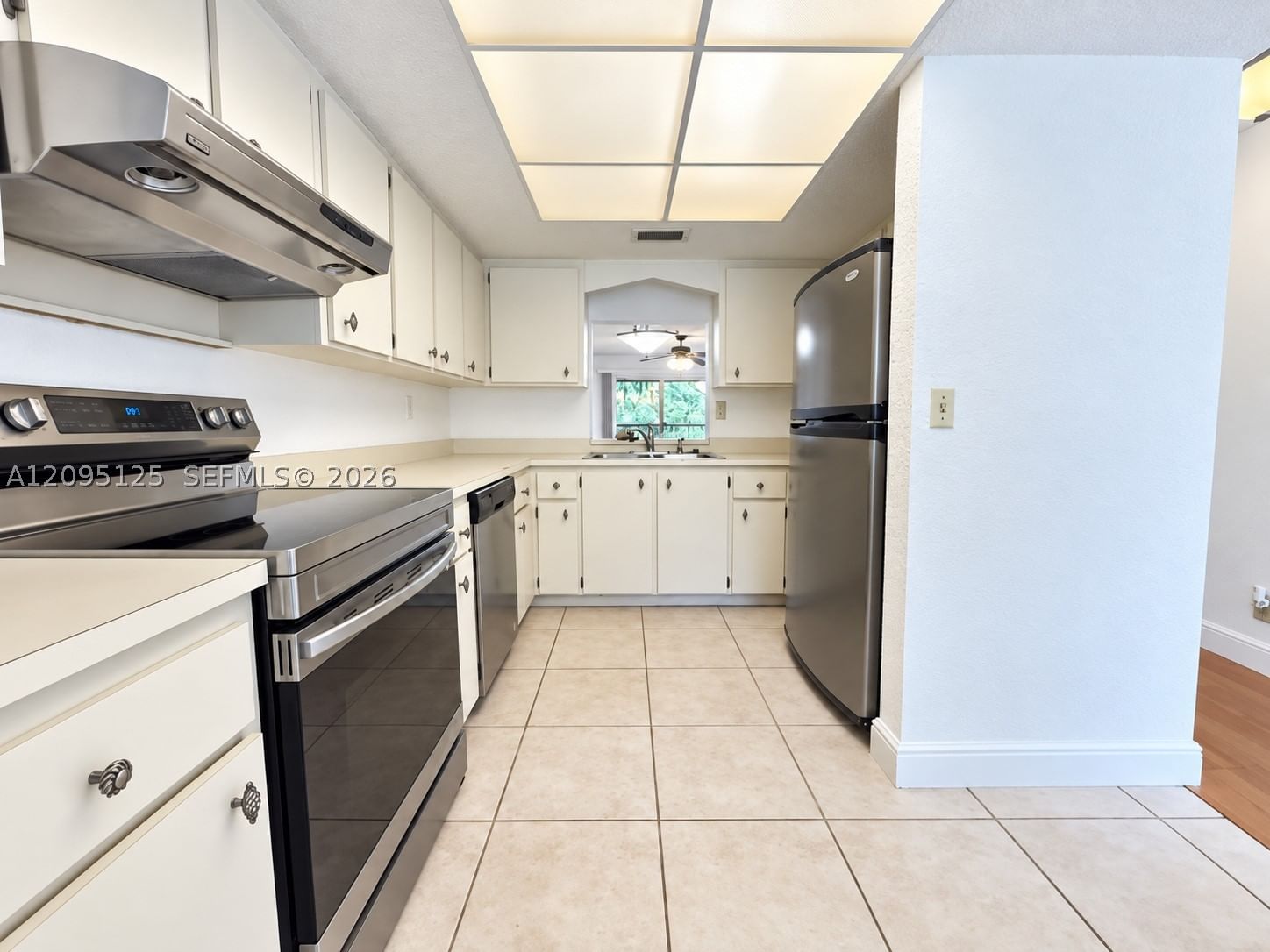 Real estate property located at 8982 Sample Rd #204, Broward, Oxford Condo, Coral Springs, FL