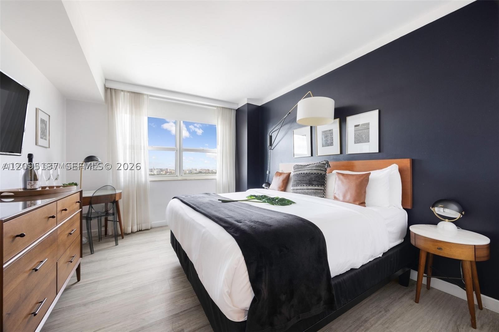Real estate property located at 2889 Mcfarlane Rd #1512, Miami-dade, Mutiny Park Condo, Miami, FL