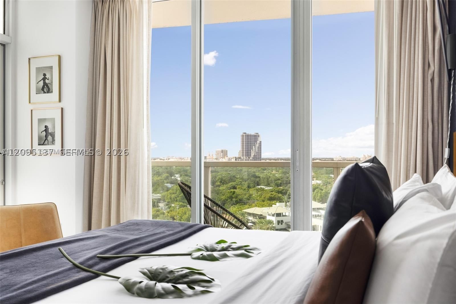 Real estate property located at 2889 Mcfarlane Rd #1512, Miami-dade, Mutiny Park Condo, Miami, FL