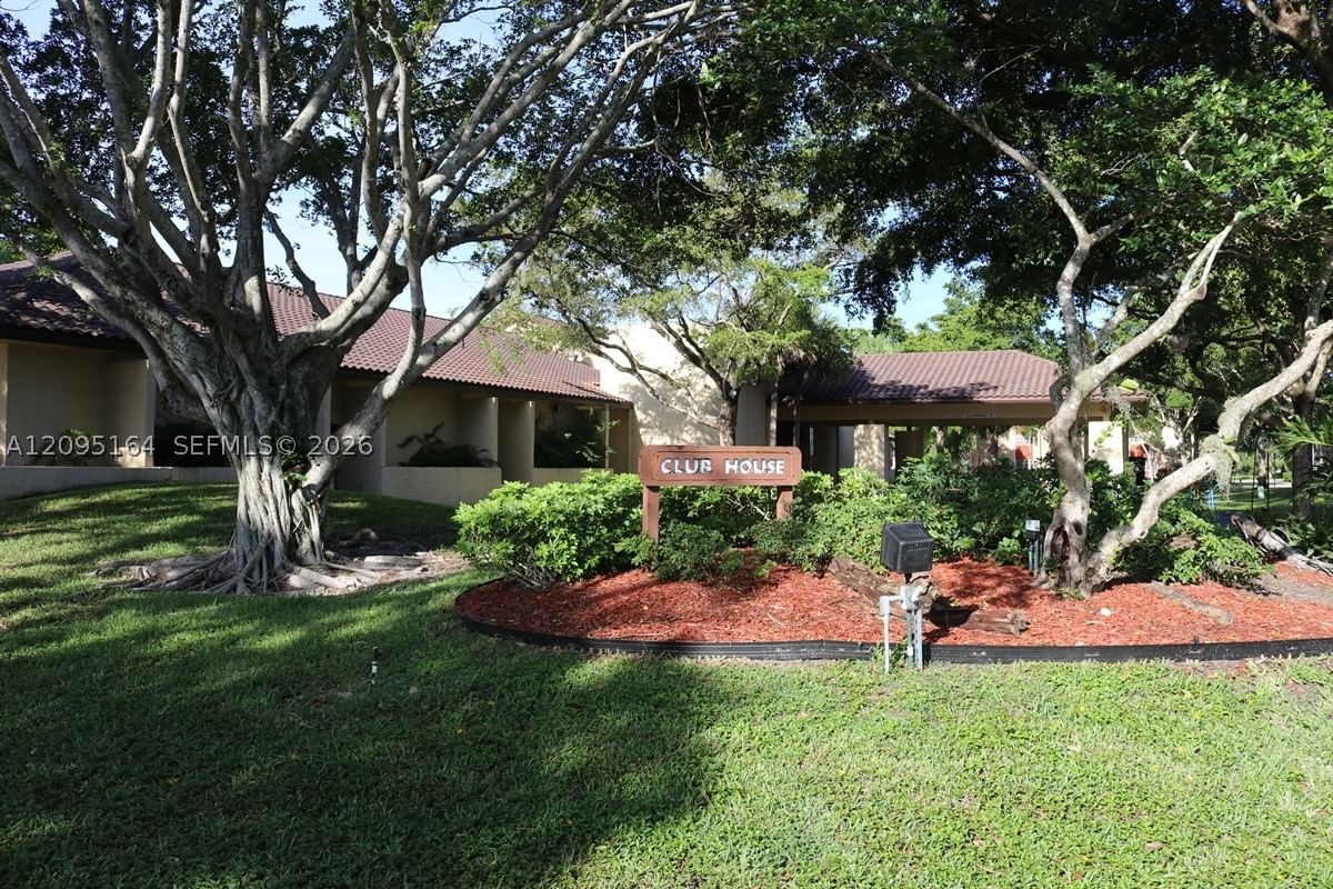 Real estate property located at 8220 24th St #4304, Broward, Oakbrook Iv V Vi Vii Cond, North Lauderdale, FL
