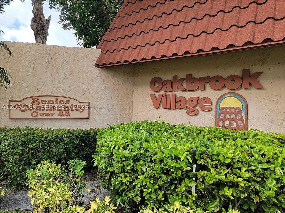 Real estate property located at 8220 24th St #4304, Broward, Oakbrook Iv V Vi Vii Cond, North Lauderdale, FL