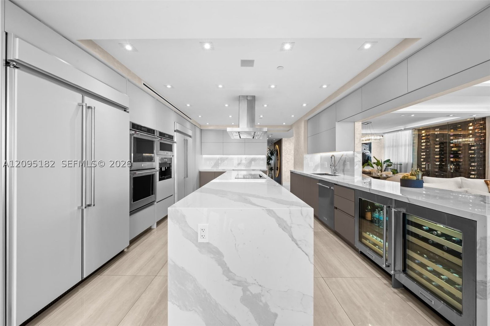 Real estate property located at 3301 183rd St #2001, Miami-dade, The Peninsula Ii Condo, Aventura, FL