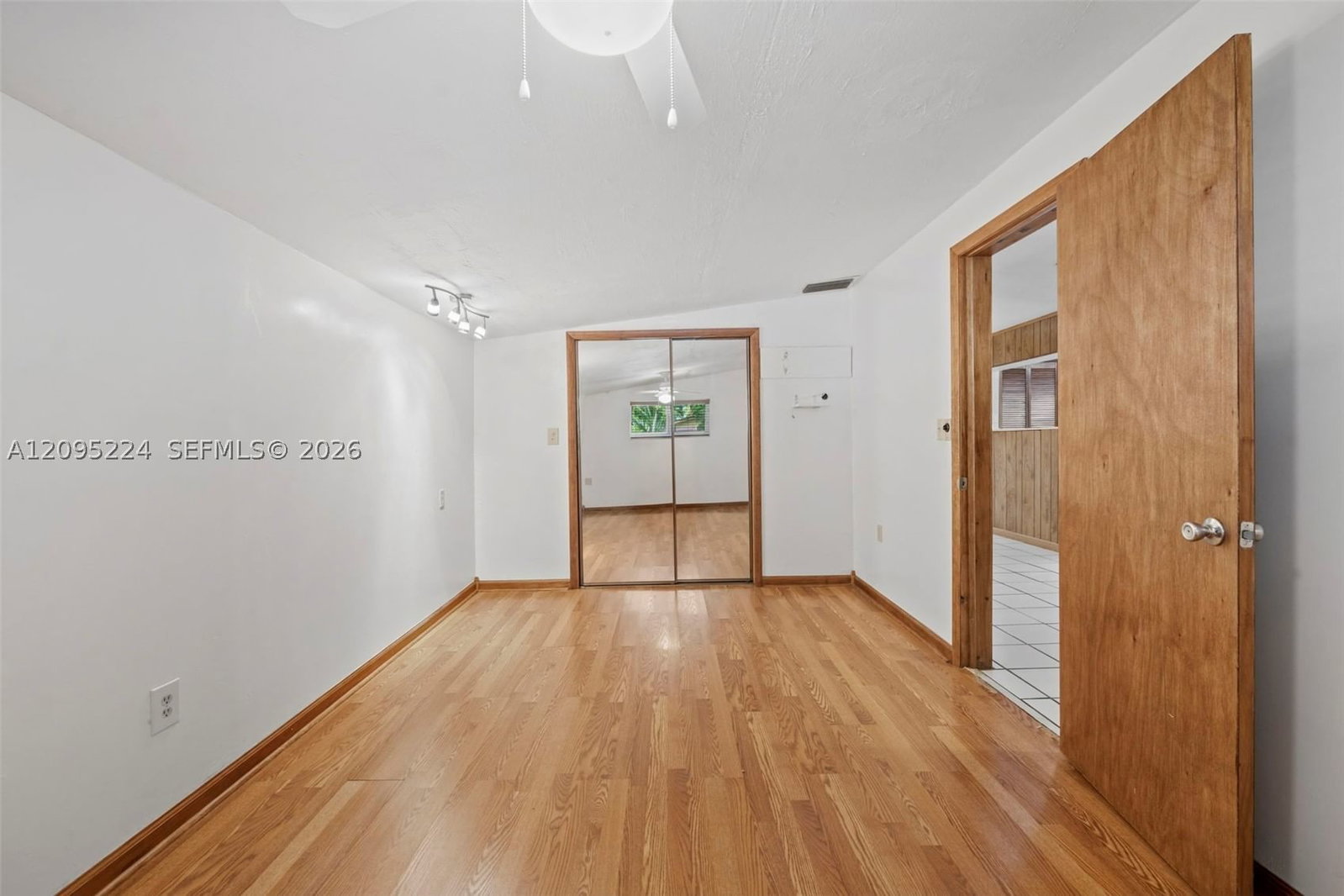 Real estate property located at 3711 39th Ave, Broward, Lake Forest Sec 2, West Park, FL