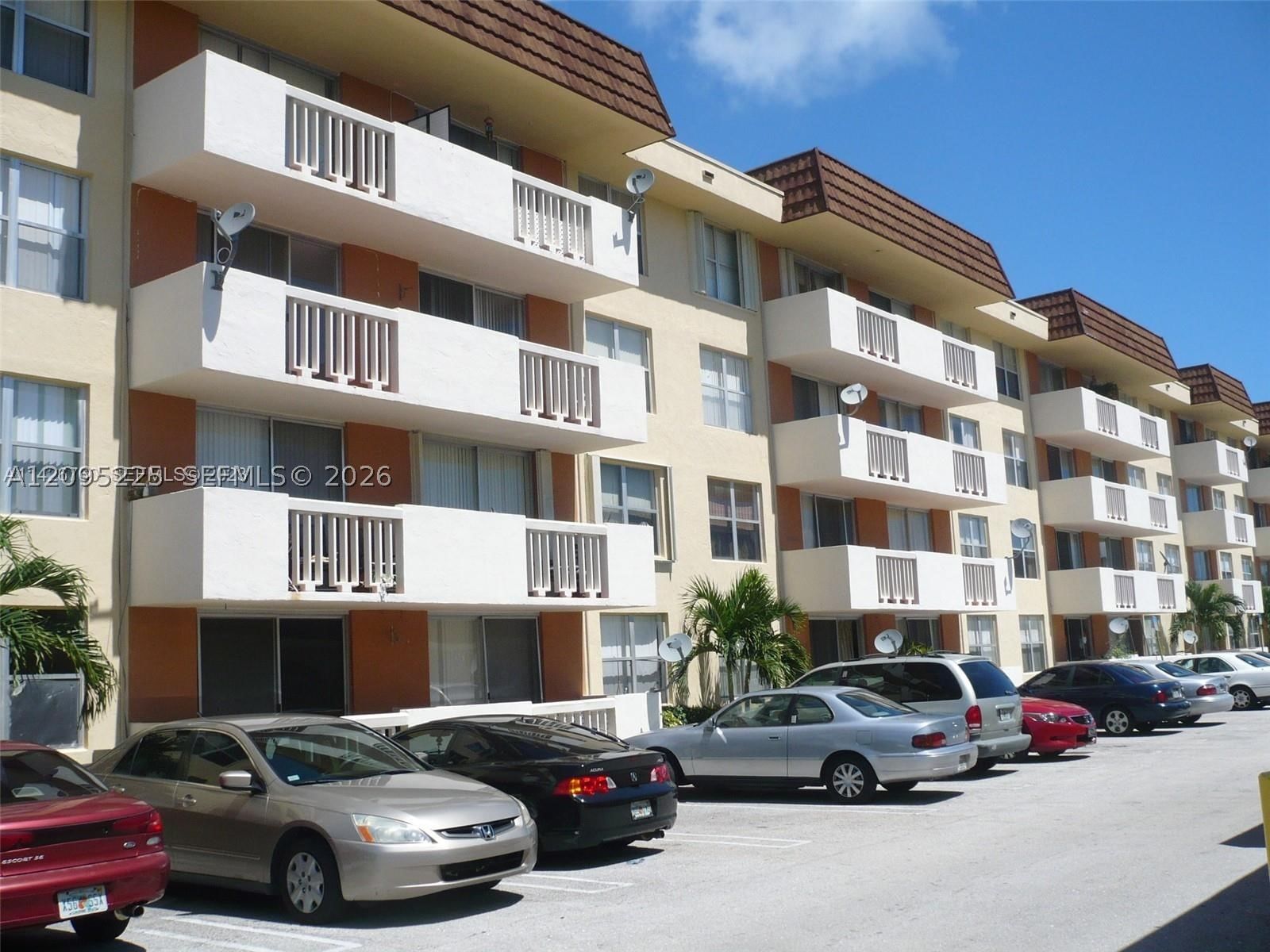 Real estate property located at 1800 Sans Souci Blvd #316, Miami-dade, Bayview Palms Condo, North Miami, FL
