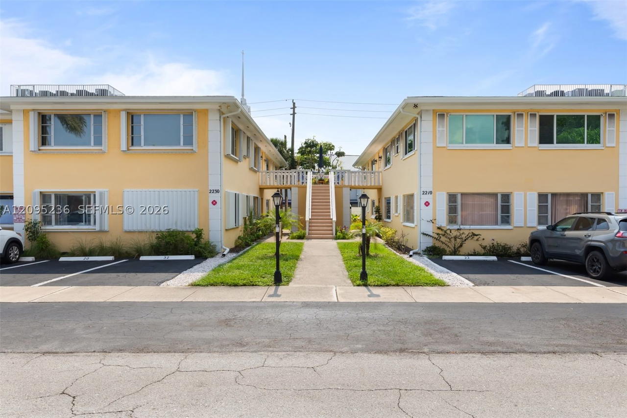 Real estate property located at 2210 56th Pl #123, Broward, Imperial Point Gardens Co, Fort Lauderdale, FL