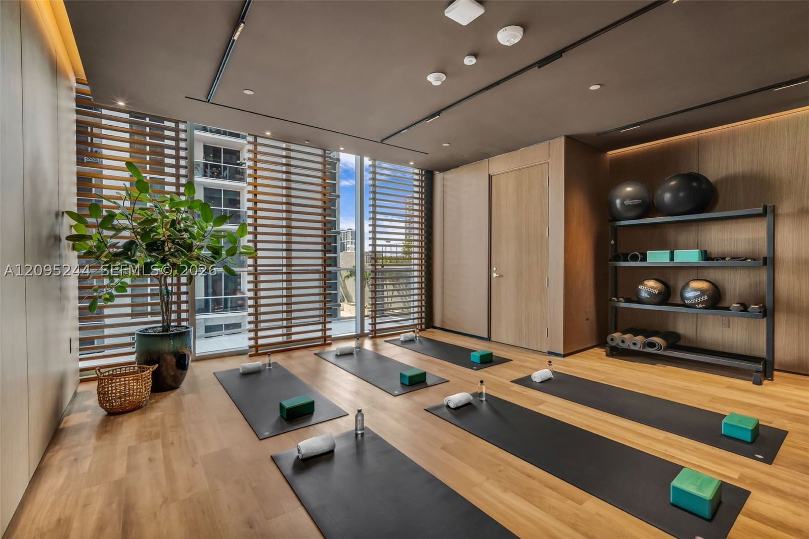 Real estate property located at 1400 biscayne blvd #602, Miami-dade, Casa Bella Residences, Miami, FL