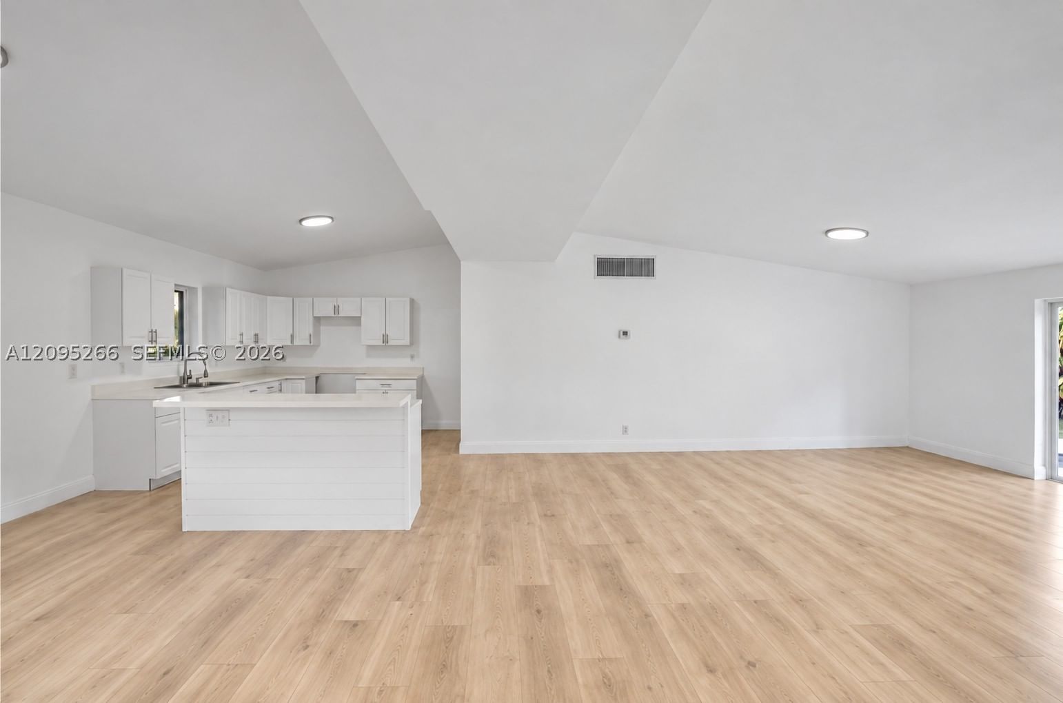 Real estate property located at 1411 201st Ter, Miami-dade, Malvina Park, Miami, FL