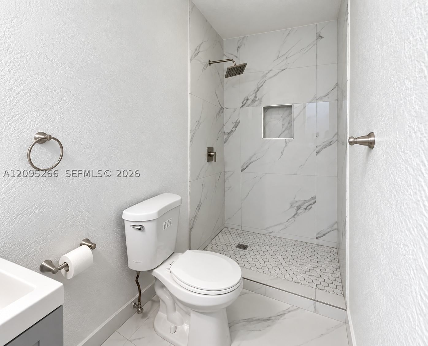 Real estate property located at 1411 201st Ter, Miami-dade, Malvina Park, Miami, FL