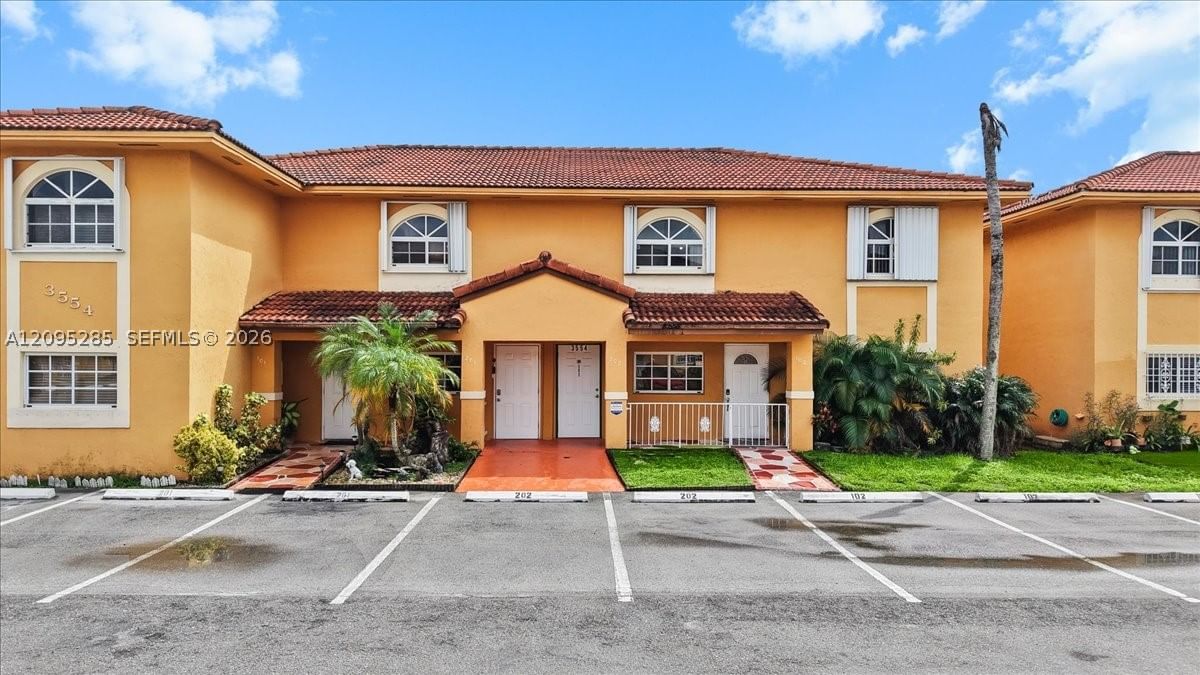 Real estate property located at 3554 80th St #202, Miami-dade, El Prado Xv Condo, Hialeah, FL