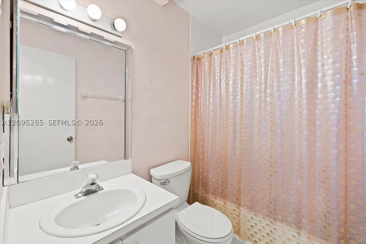 Real estate property located at 3554 80th St #202, Miami-dade, El Prado Xv Condo, Hialeah, FL