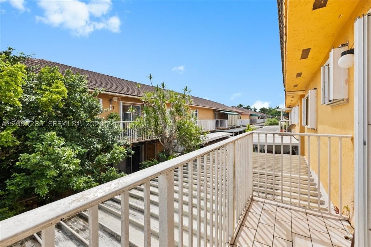 Real estate property located at 3554 80th St #202, Miami-dade, El Prado Xv Condo, Hialeah, FL