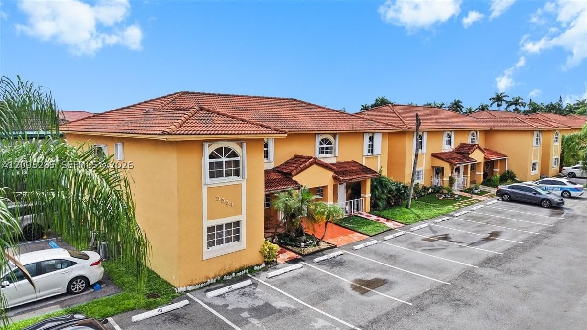 Real estate property located at 3554 80th St #202, Miami-dade, El Prado Xv Condo, Hialeah, FL