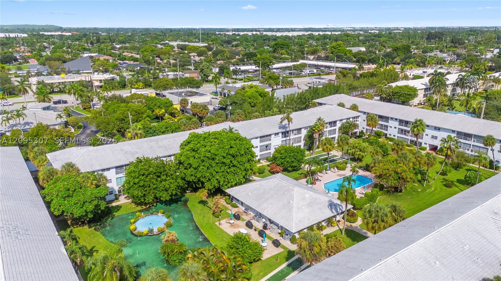Real estate property located at 2050 39th ST W112, Broward, Lighthouse Point Gardens, Lighthouse Point, FL