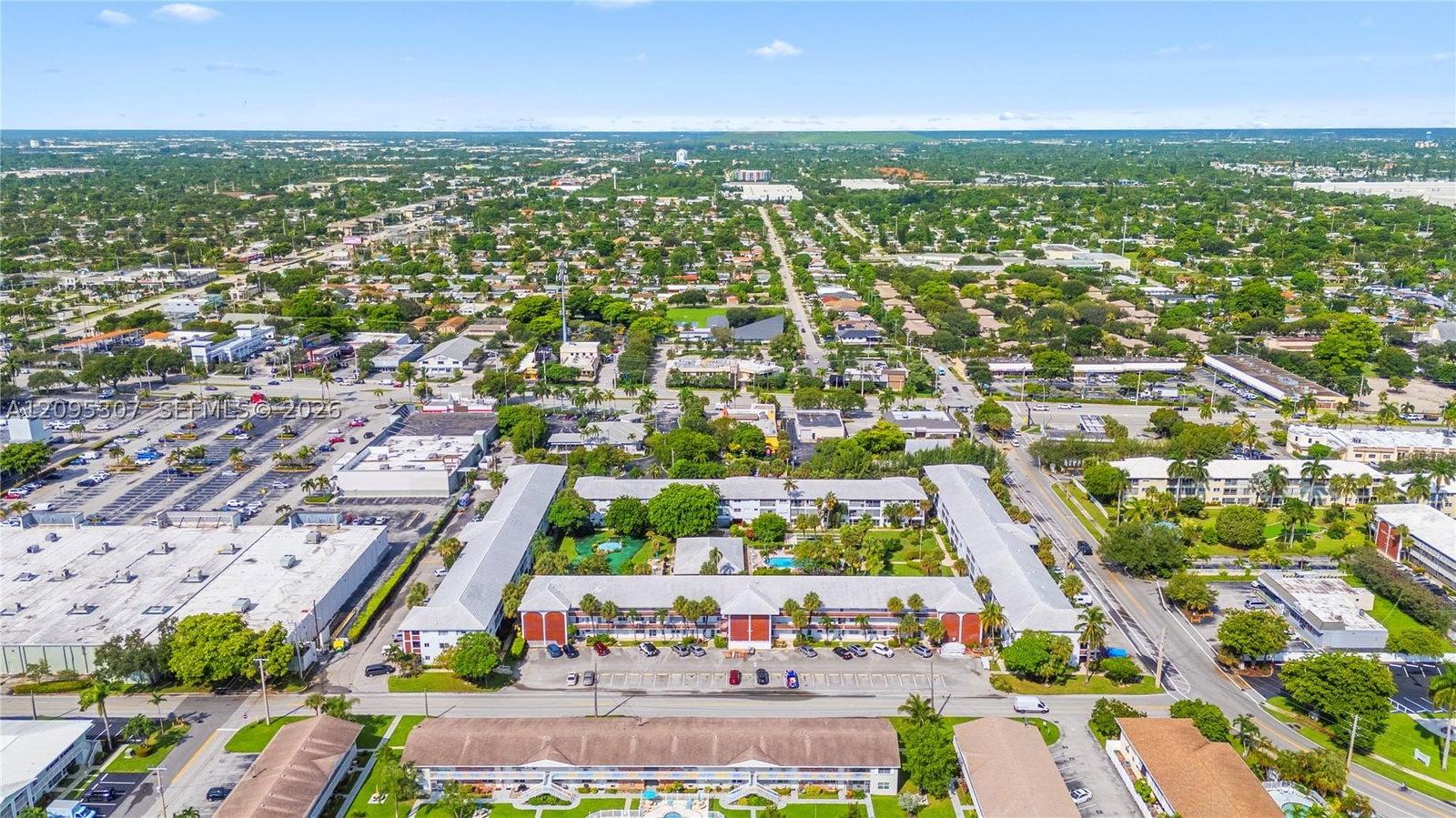 Real estate property located at 2050 39th ST W112, Broward, Lighthouse Point Gardens, Lighthouse Point, FL