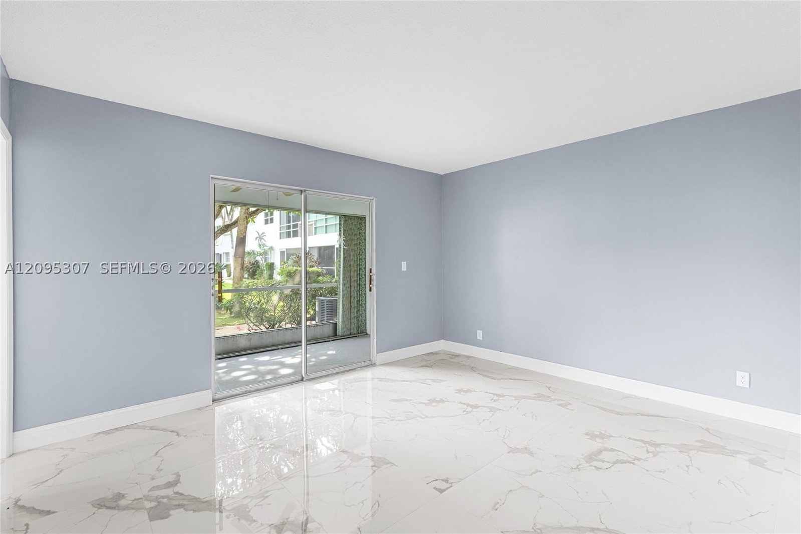 Real estate property located at 2050 39th ST W112, Broward, Lighthouse Point Gardens, Lighthouse Point, FL
