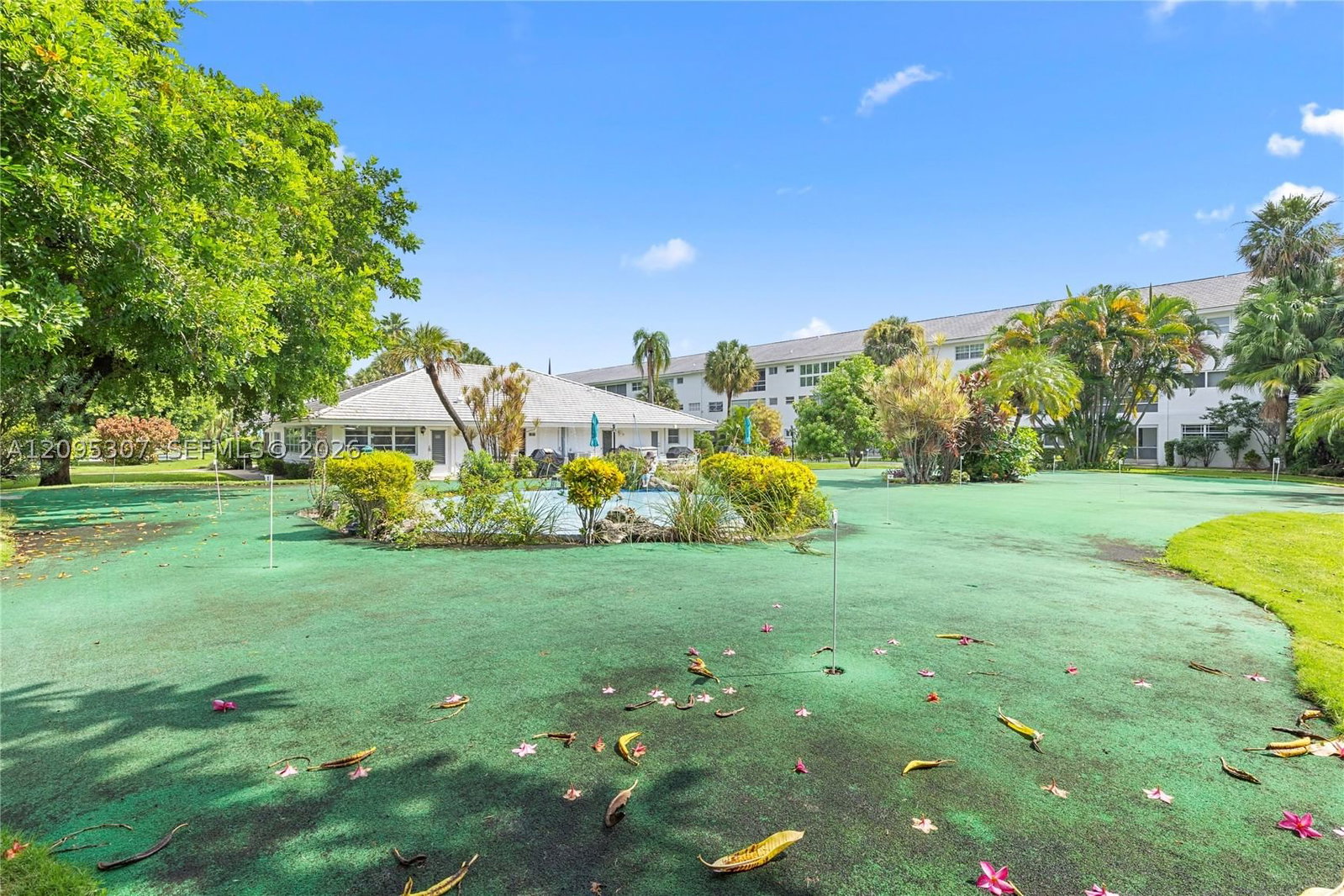 Real estate property located at 2050 39th ST W112, Broward, Lighthouse Point Gardens, Lighthouse Point, FL